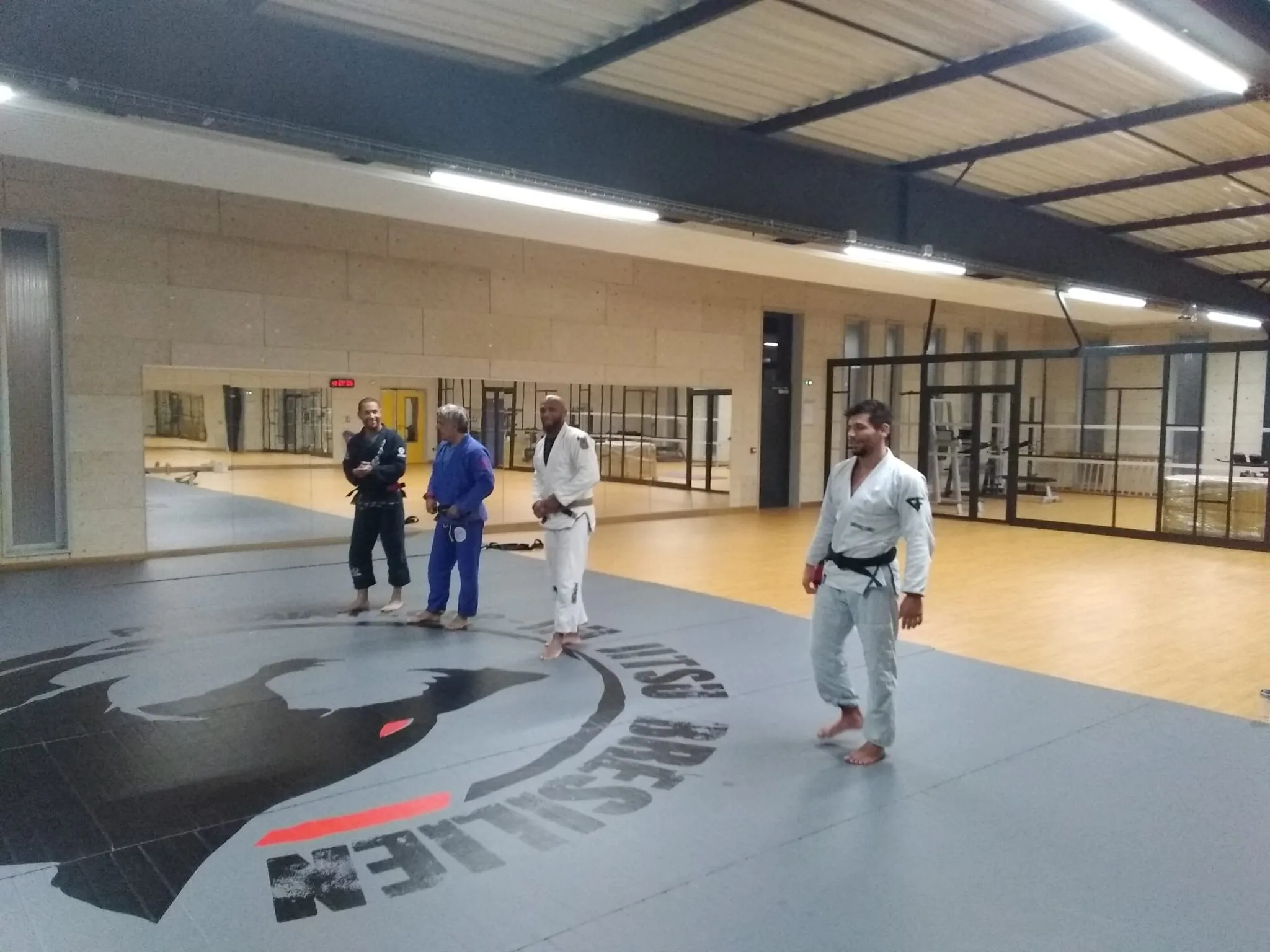 Remise de ceinture au centre du tatami